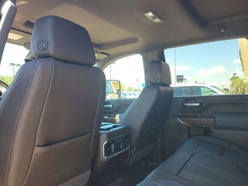 Used 2021 GMC Sierra 2500 Denali w/ Denali Ultimate Package AWD/4WD image 26