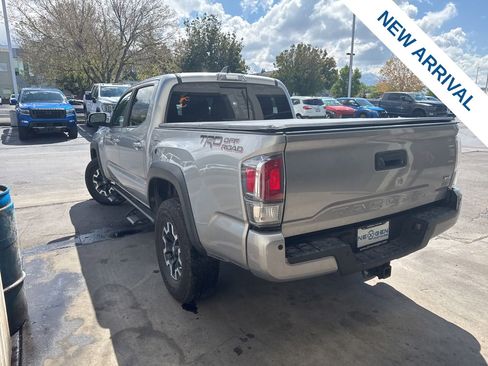 Used 2020 Toyota Tacoma TRD Off-Road w/ Technology Package RWD image 5