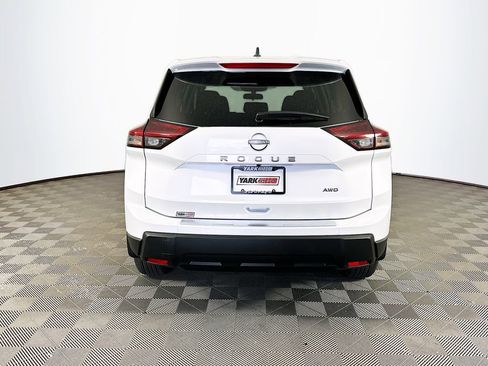 New 2026 Nissan Rogue SV w/ Cold Weather Package AWD/4WD image 9