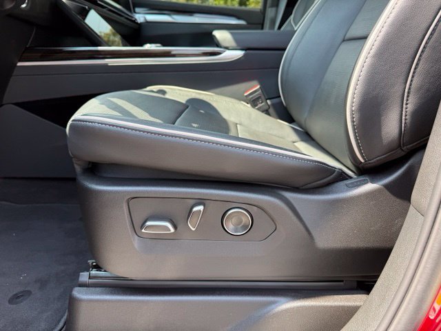 Used 2025 Cadillac Escalade Premium Luxury w/ Touring Package AWD/4WD image 18