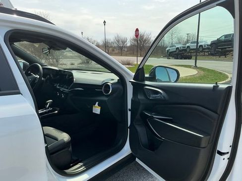 New 2026 Chevrolet Trax RS w/ Driver Confidence Package image 16