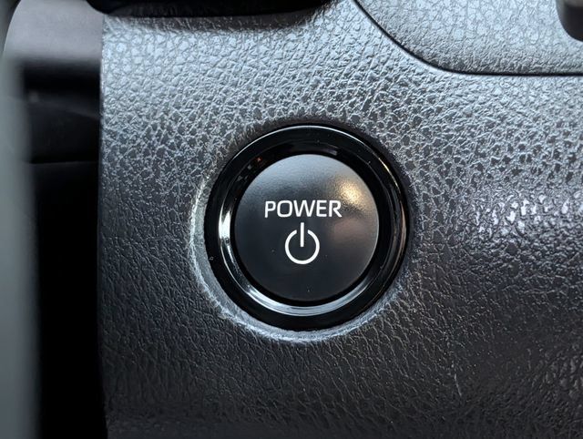Used 2025 Toyota Camry SE FWD image 19