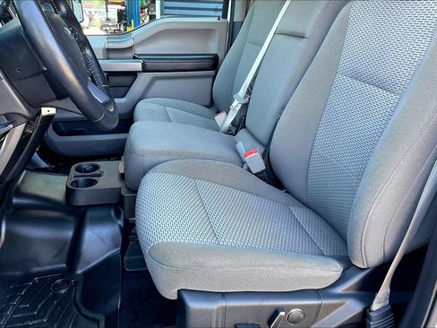 Used 2018 Ford F150 XLT w/ Equipment Group 302A Luxury AWD/4WD image 19