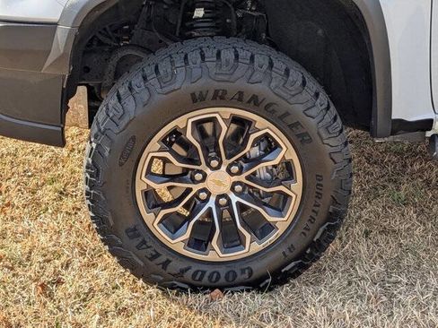 Used 2019 Chevrolet Colorado ZR2 image 10