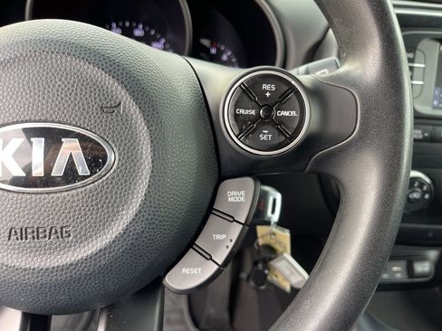 Used 2018 Kia Soul Base image 17