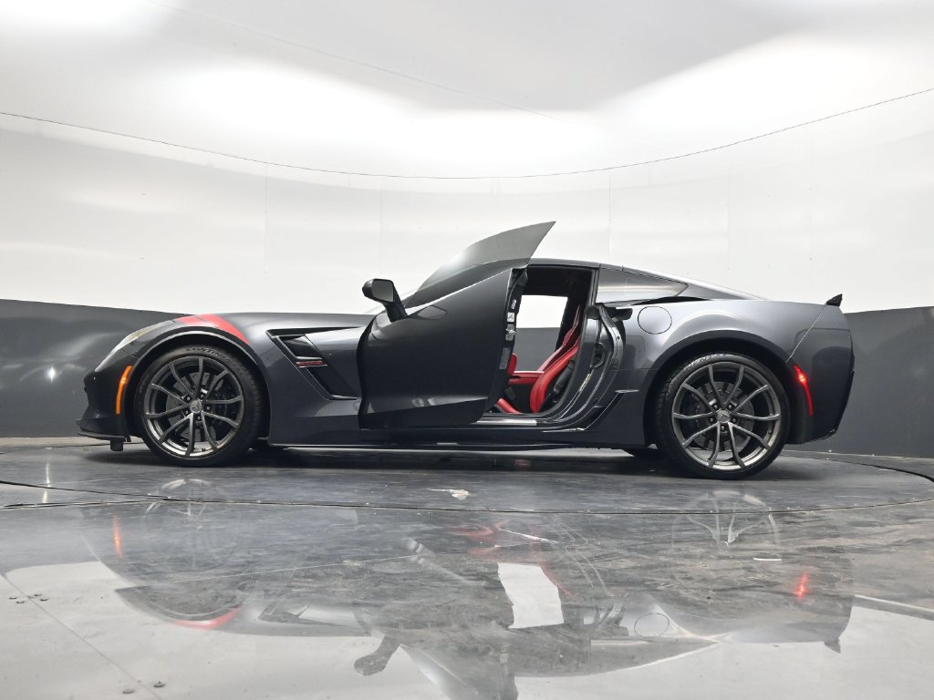 Used 2017 Chevrolet Corvette Grand Sport RWD image 41