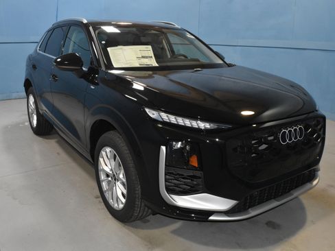 New 2026 Audi Q3 quattro 2.0T AWD/4WD image 1