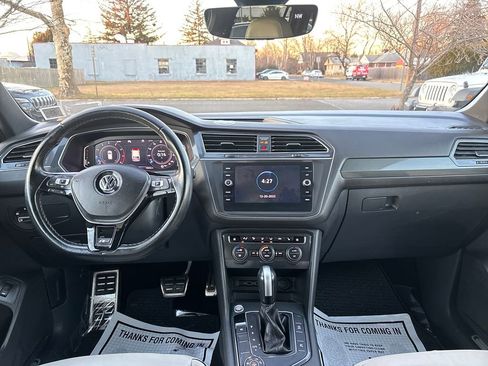 Used 2020 Volkswagen Tiguan SEL Premium R-Line image 18