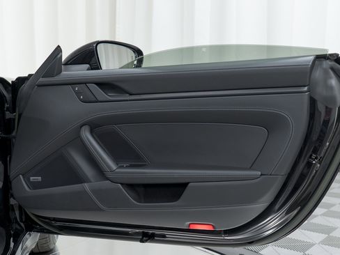 Certified 2022 Porsche 911 50th Anniversary Edition AWD/4WD image 32