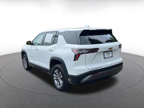 Used 2025 Chevrolet Equinox LT AWD/4WD image 9