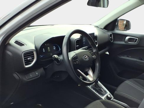 Used 2023 Hyundai Venue SEL w/ Cargo Package image 8