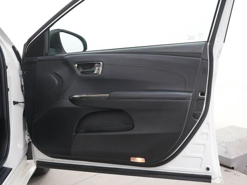 Used 2015 Toyota Avalon XLE Touring FWD image 9