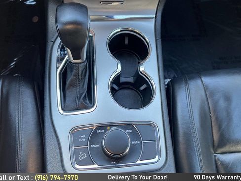 Used 2019 Jeep Grand Cherokee Limited image 29