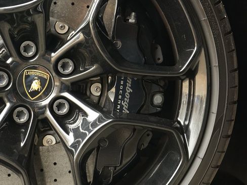 Used 2016 Lamborghini Huracan LP 610-4 image 26