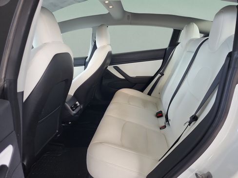 Used 2018 Tesla Model 3 Long Range RWD image 17