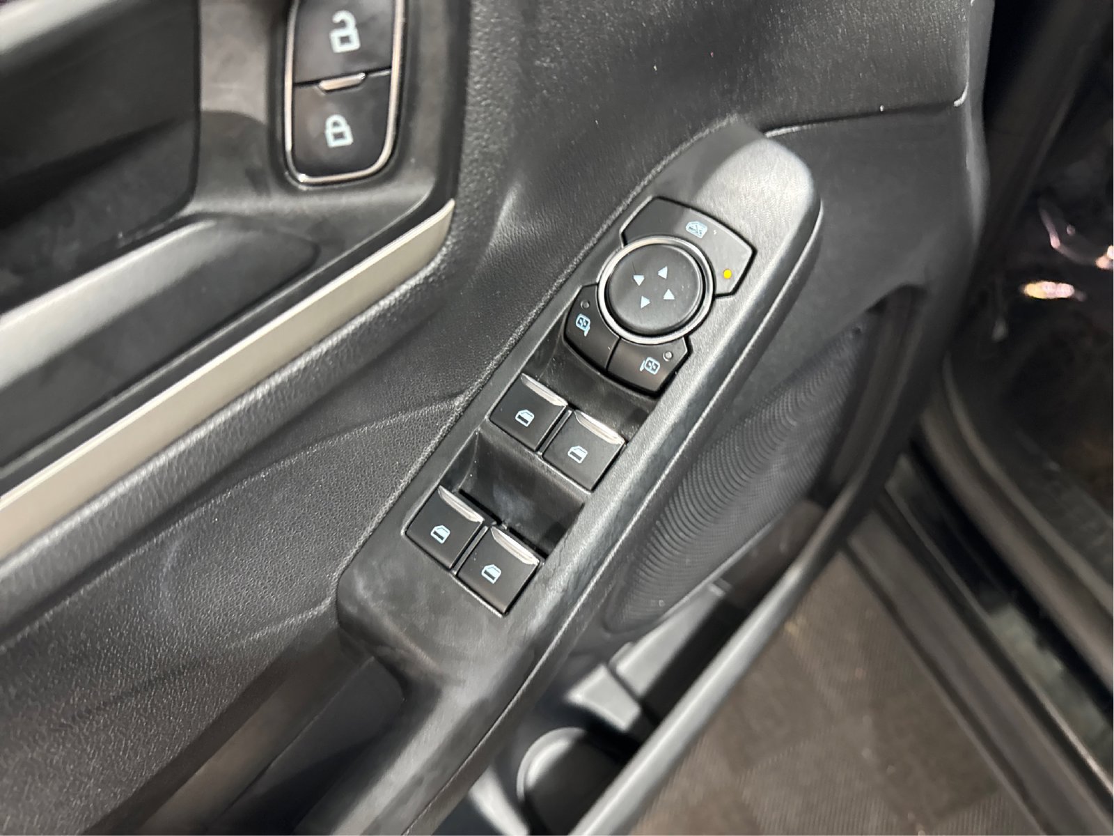 Used 2022 Ford Escape SE AWD/4WD image 32