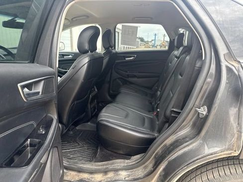 Used 2017 Ford Edge Titanium w/ Technology Package AWD/4WD image 4