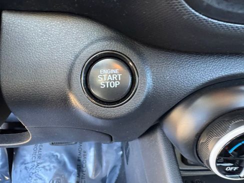 Used 2023 Hyundai Venue Limited image 26