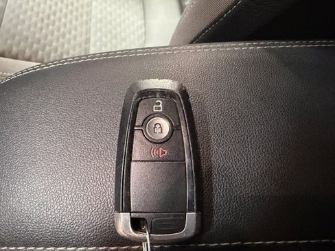 Certified 2020 Ford Escape SE AWD/4WD image 32