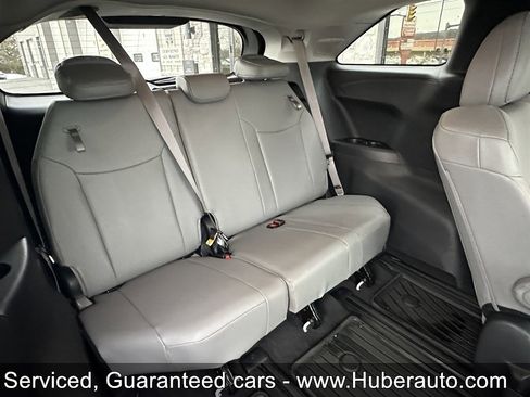 Used 2025 Toyota Sienna XLE w/ XLE Plus Package AWD/4WD image 19
