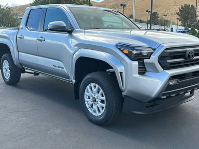 New 2025 Toyota Tacoma SR5
