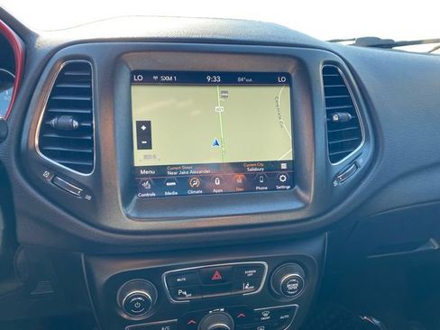 Used 2018 Jeep Compass Trailhawk w/ Leather Interior Group AWD/4WD image 25