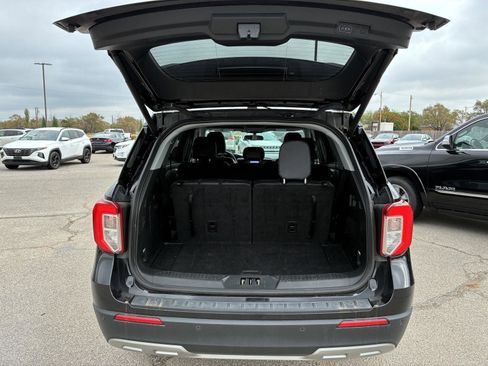 Used 2024 Ford Explorer XLT w/ Equipment Group 202A image 7