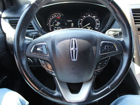 Used 2019 Lincoln MKC Reserve image 14