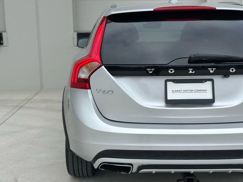Used 2017 Volvo V60 T5 Cross Country w/ Convenience Package image 29
