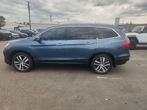 Used 2017 Honda Pilot Touring image 9