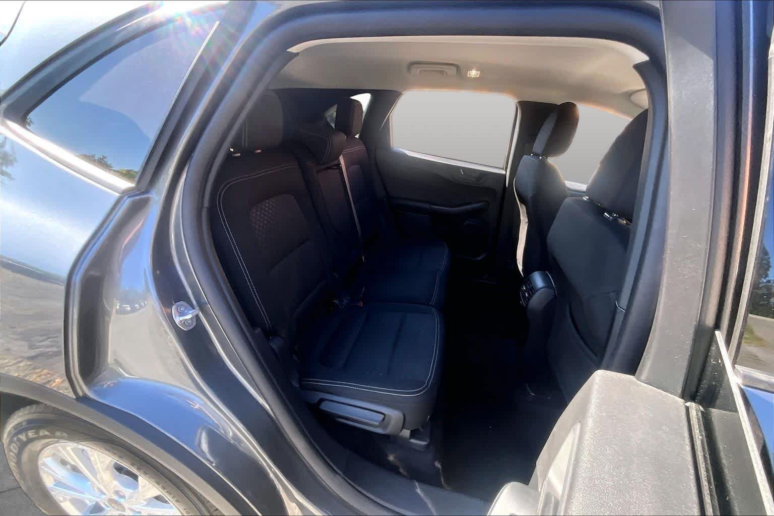 Used 2025 Ford Escape Active AWD/4WD image 21