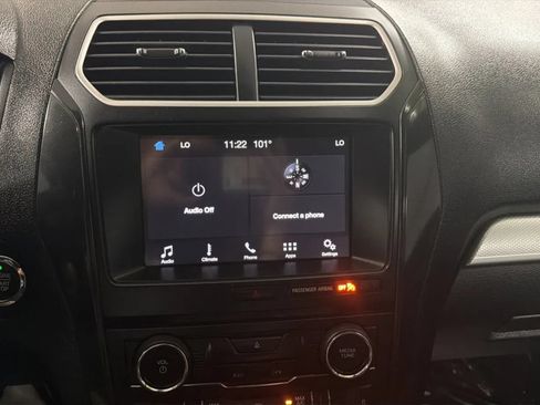 Used 2017 Ford Explorer XLT w/ Equipment Group 201A FWD image 13