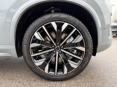 New 2026 Volvo XC90 T8 Plus image 7