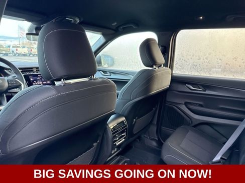 New 2025 Jeep Grand Cherokee L Laredo AWD/4WD image 35