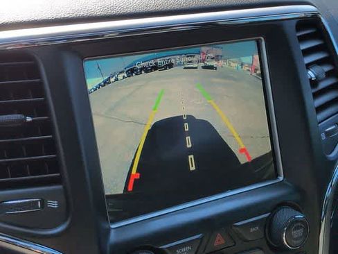 Used 2017 Jeep Grand Cherokee SRT AWD/4WD image 30