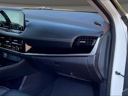 Certified 2023 Nissan Rogue SL w/ SL Premium Package FWD image 15