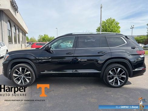 Used 2025 Volkswagen Atlas SEL Premium R-Line image 2