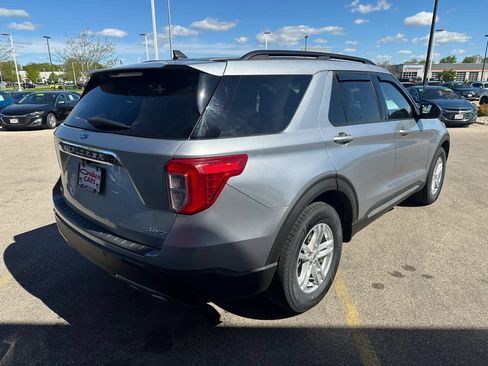 Used 2023 Ford Explorer XLT w/ Equipment Group 202A AWD/4WD image 5