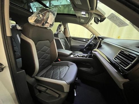 New 2026 Volkswagen Atlas Peak Edition AWD/4WD image 12