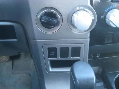 Used 2010 Toyota Tundra 4x4 Double Cab image 29