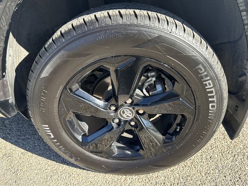 Used 2020 Toyota RAV4 XSE image 9