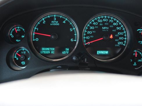 Used 2012 Chevrolet Suburban LTZ image 38