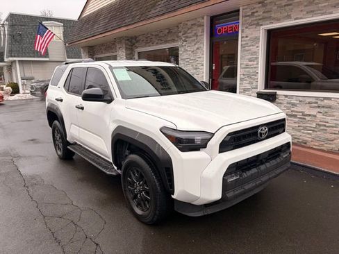 Used 2025 Toyota 4Runner SR5 AWD/4WD image 3