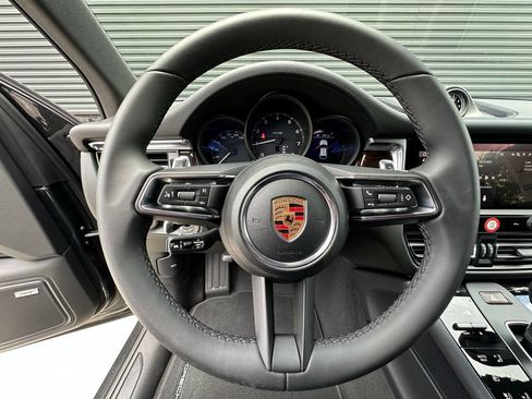 Used 2026 Porsche Macan AWD/4WD image 20