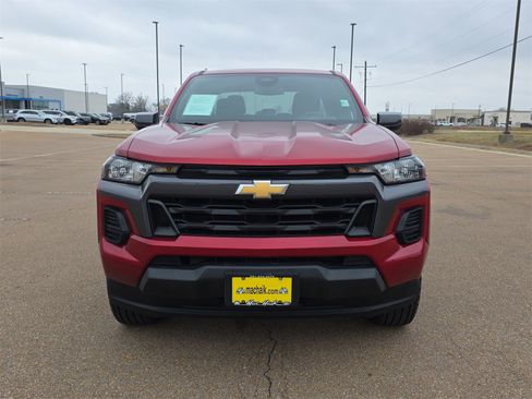 Used 2023 Chevrolet Colorado LT image 3