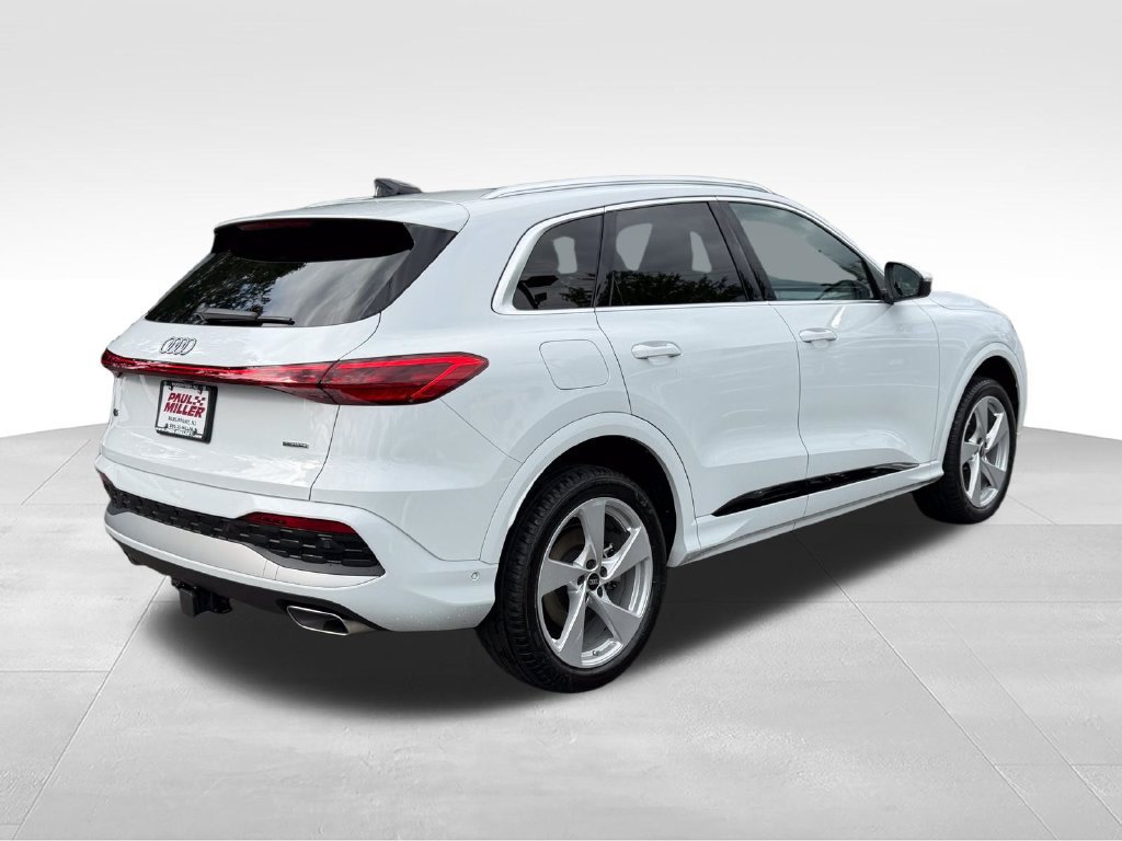 Certified 2025 Audi Q5 Premium w/ Premium Plus AWD/4WD image 9