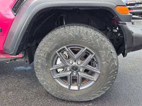 Used 2024 Jeep Wrangler Sport AWD/4WD image 9