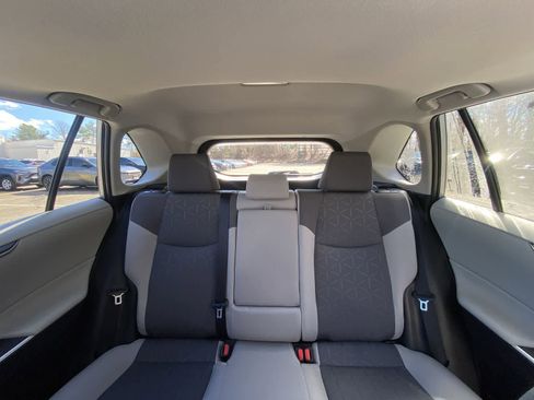 Used 2021 Toyota RAV4 XLE w/ Convenience Package image 28