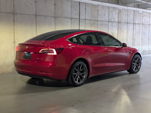 Used 2022 Tesla Model 3 Long Range AWD/4WD image 9