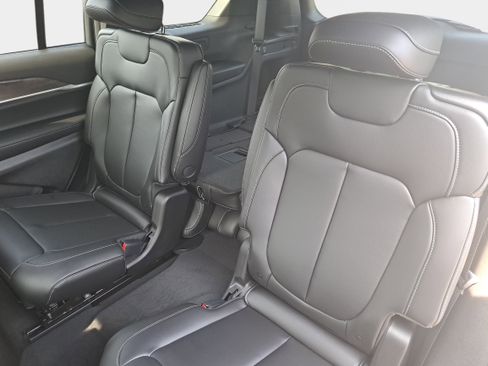 New 2025 Jeep Grand Cherokee L Limited AWD/4WD image 16